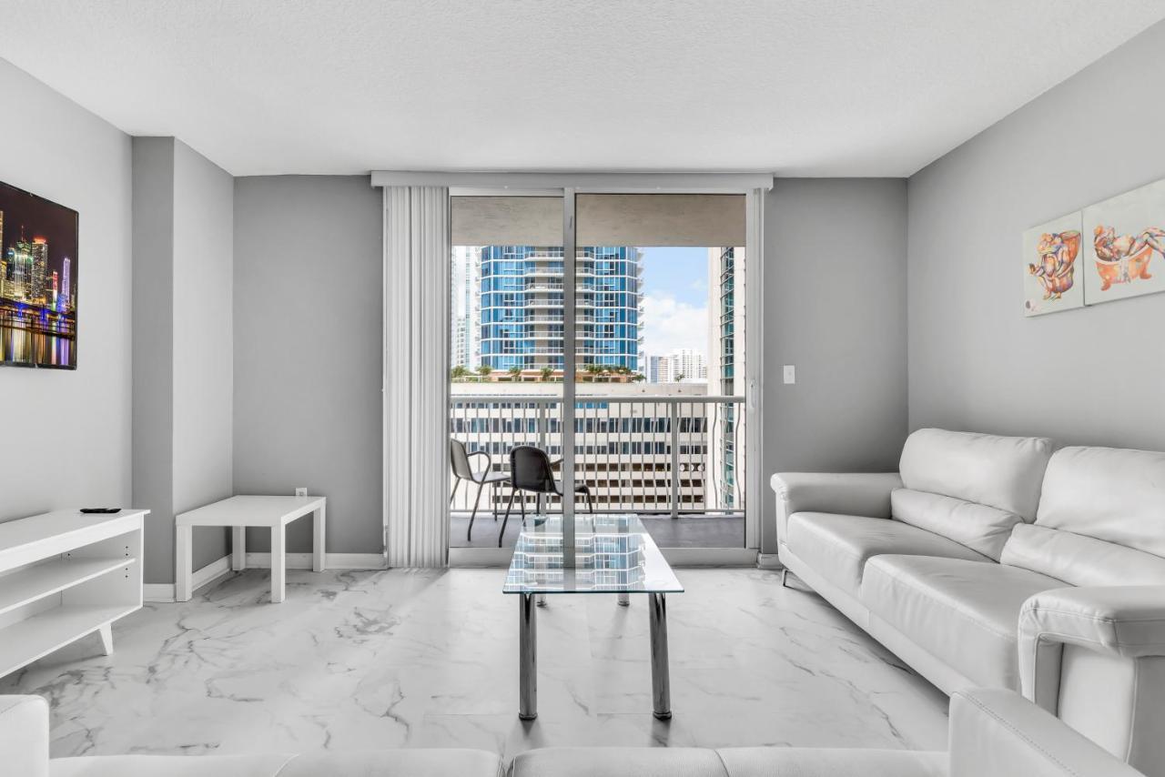 The Club At Brickell Bay Luxury Suites Miami Extérieur photo