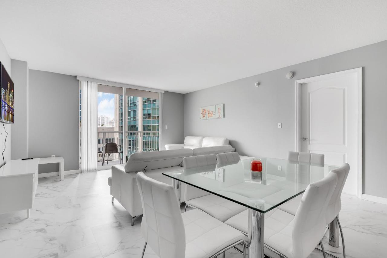 The Club At Brickell Bay Luxury Suites Miami Extérieur photo